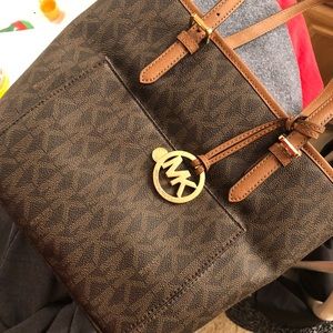 Micheal kors purse & matching wallet